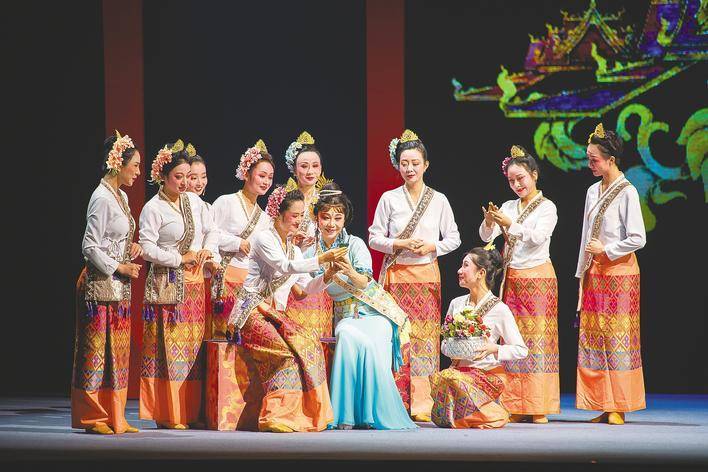 缤纷之美激荡“戏码头”